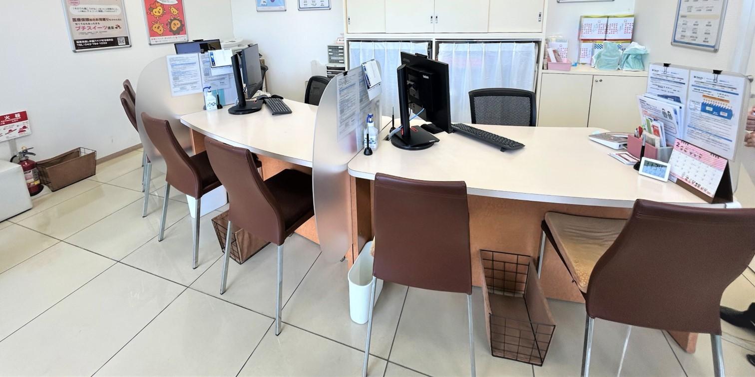 町田市・町田駅周辺で保険相談・保険見直しを行う店内の相談スペース